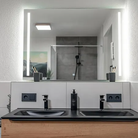 #12 Jsliving Premium - Balkon Mit Aussicht Kueche Highspeed Wlan Kostenlose Parkplaetze *